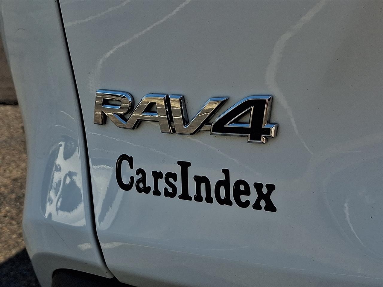 Toyota RAV4 LE AWD (Natl) 2022