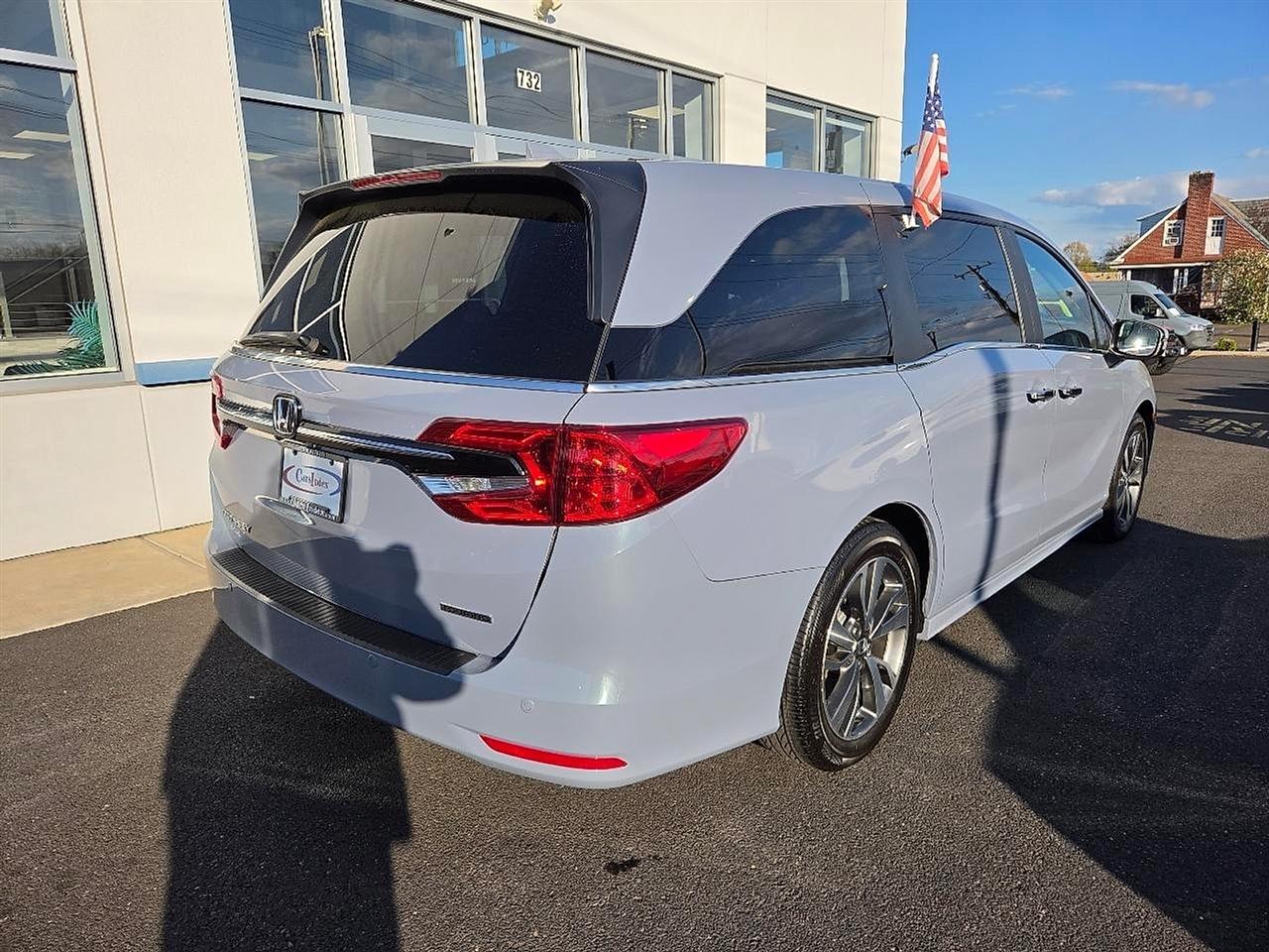 Honda Odyssey Touring Auto 2023