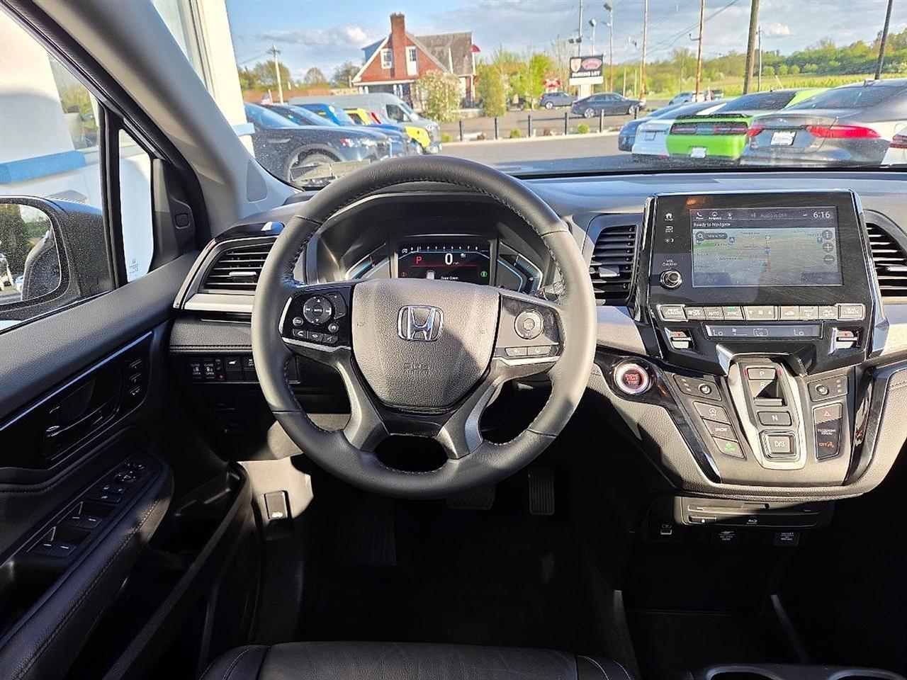 Honda Odyssey Touring Auto 2023