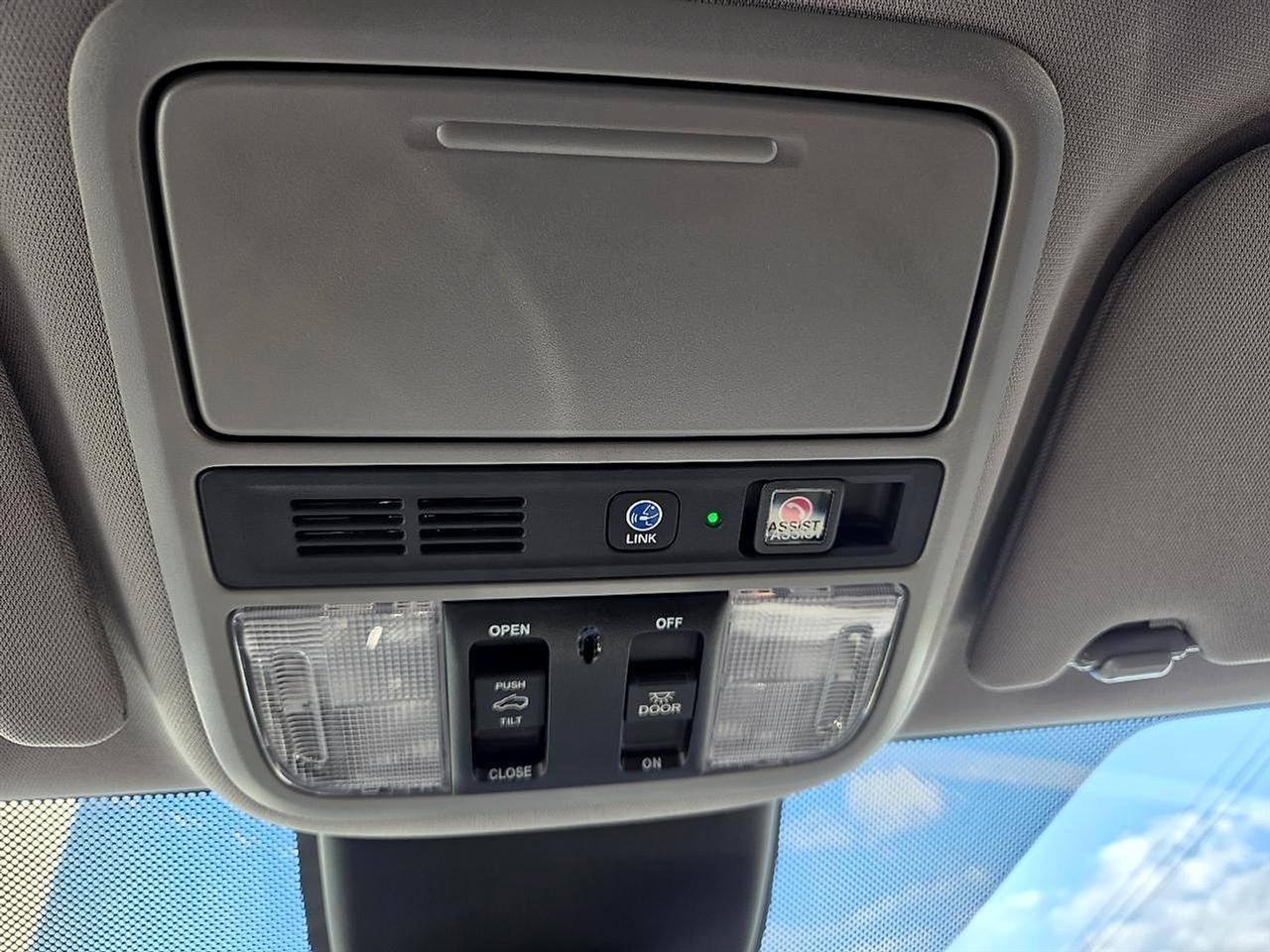 Honda Odyssey Touring Auto 2023