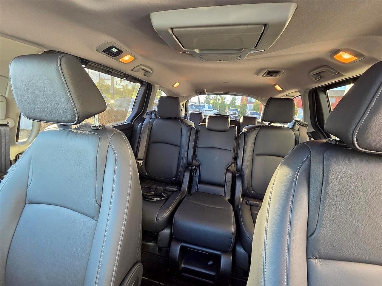 Honda Odyssey Touring Auto 2023