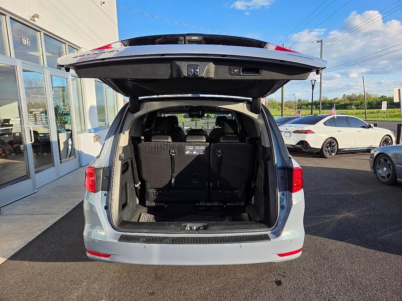 Honda Odyssey Touring Auto 2023