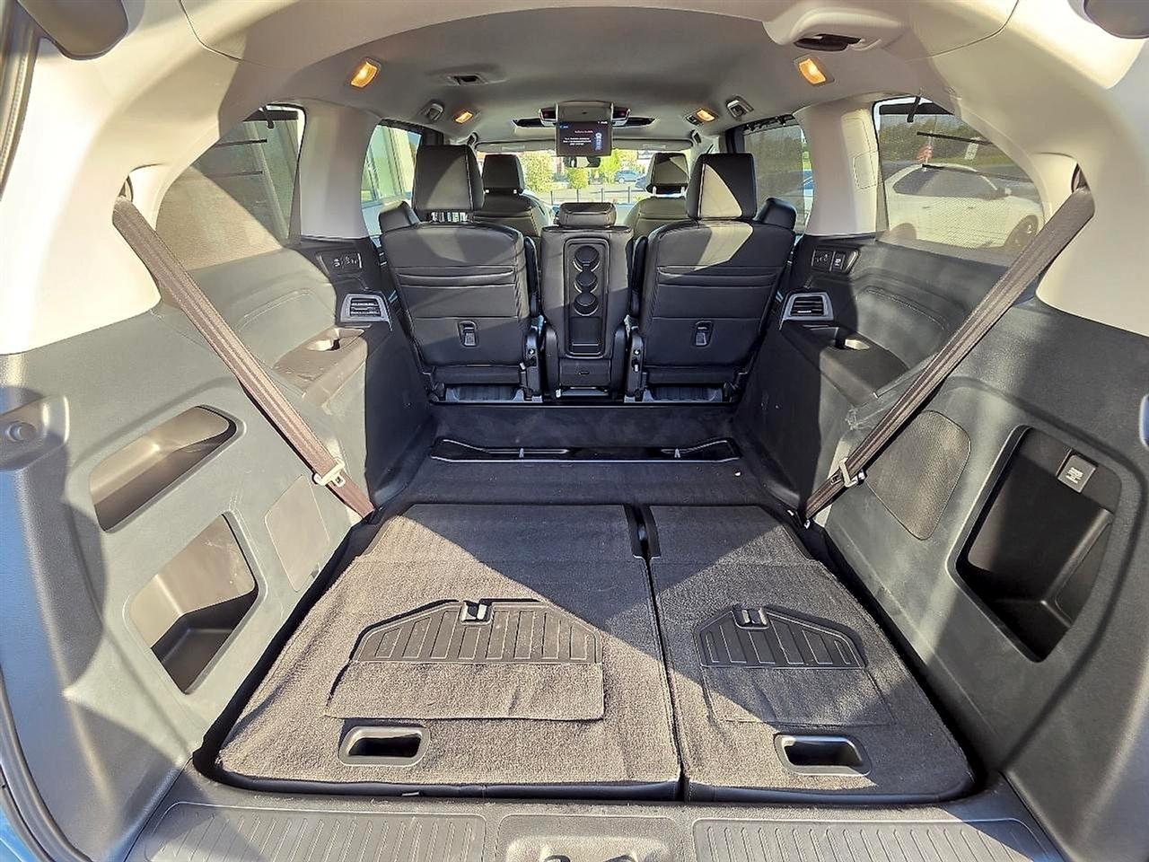 Honda Odyssey Touring Auto 2023
