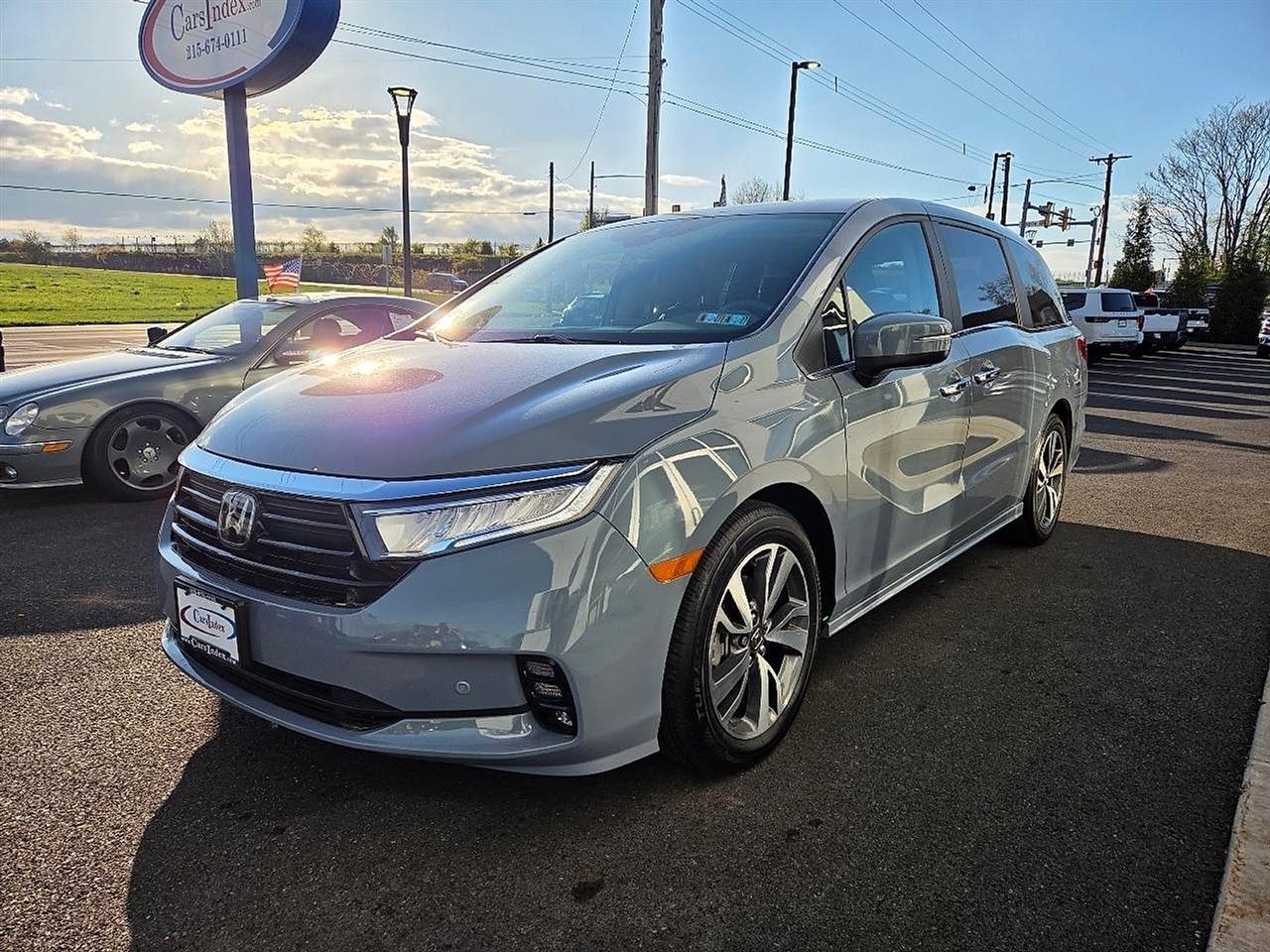 Honda Odyssey Touring Auto 2023