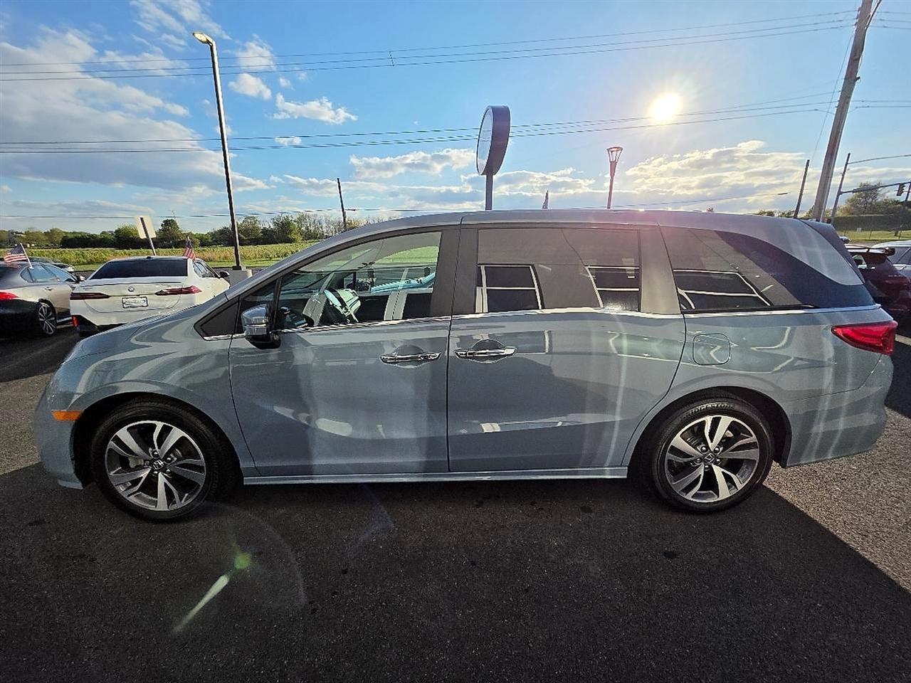 Honda Odyssey Touring Auto 2023