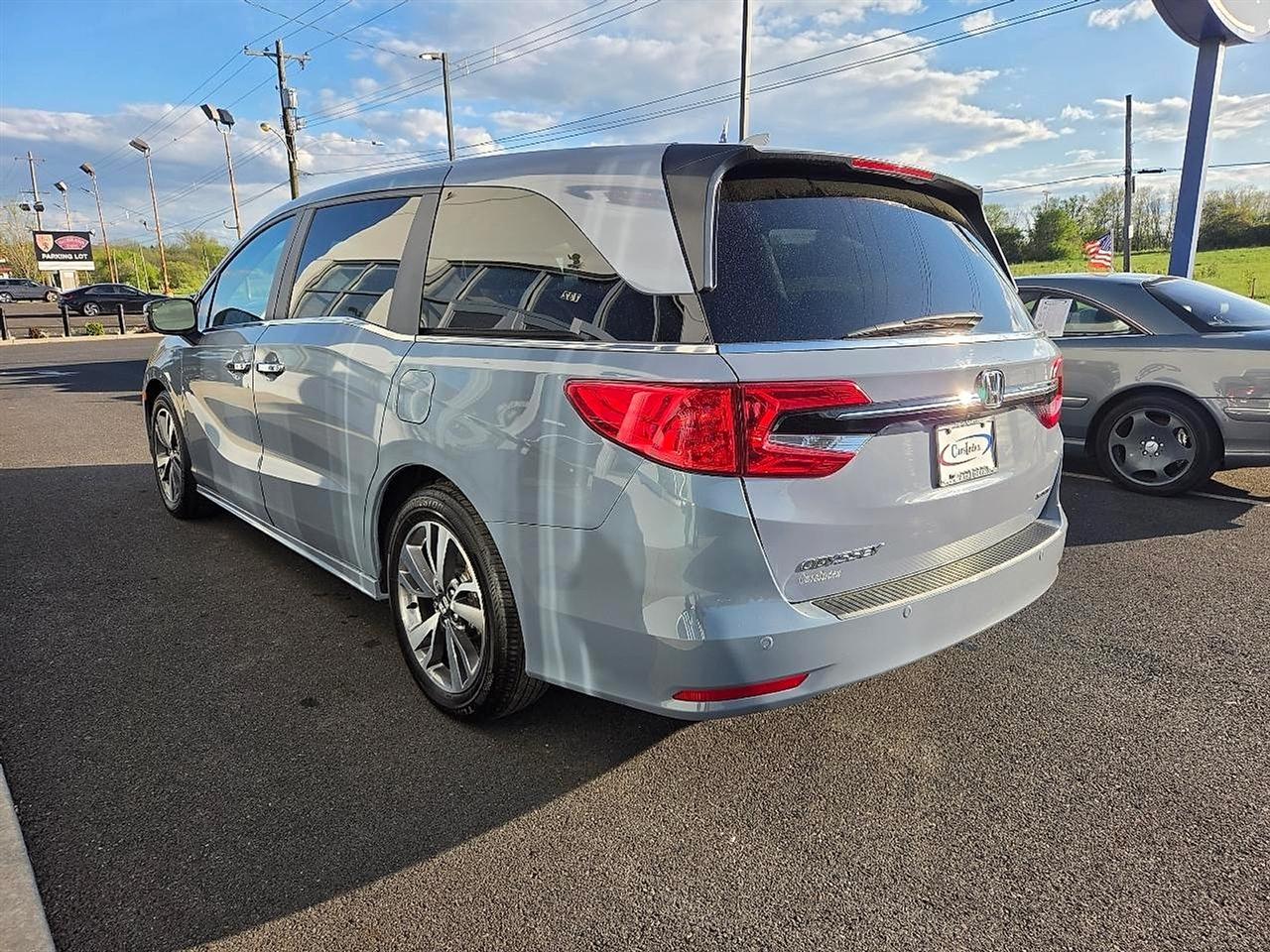 Honda Odyssey Touring Auto 2023