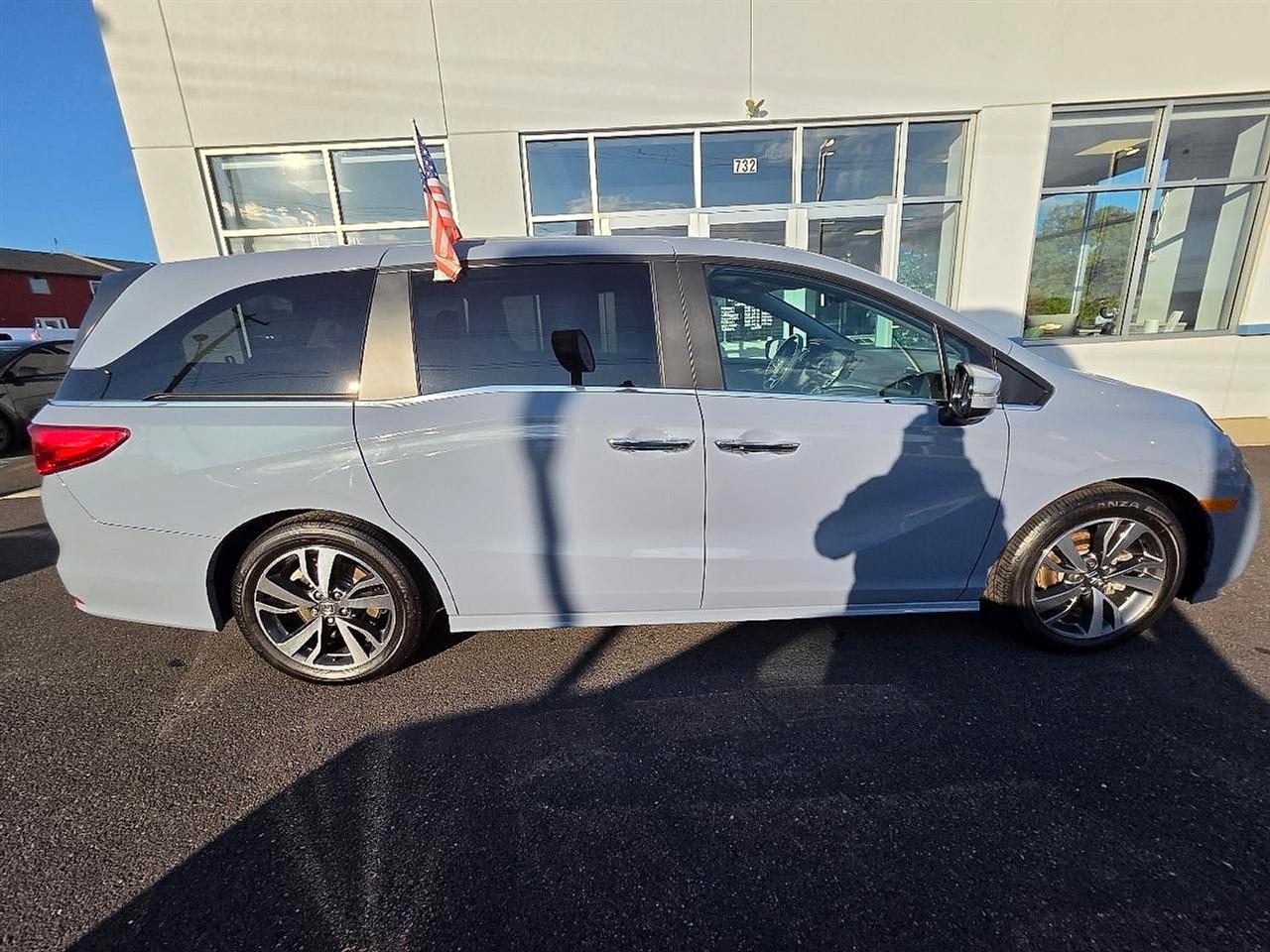 Honda Odyssey Touring Auto 2023