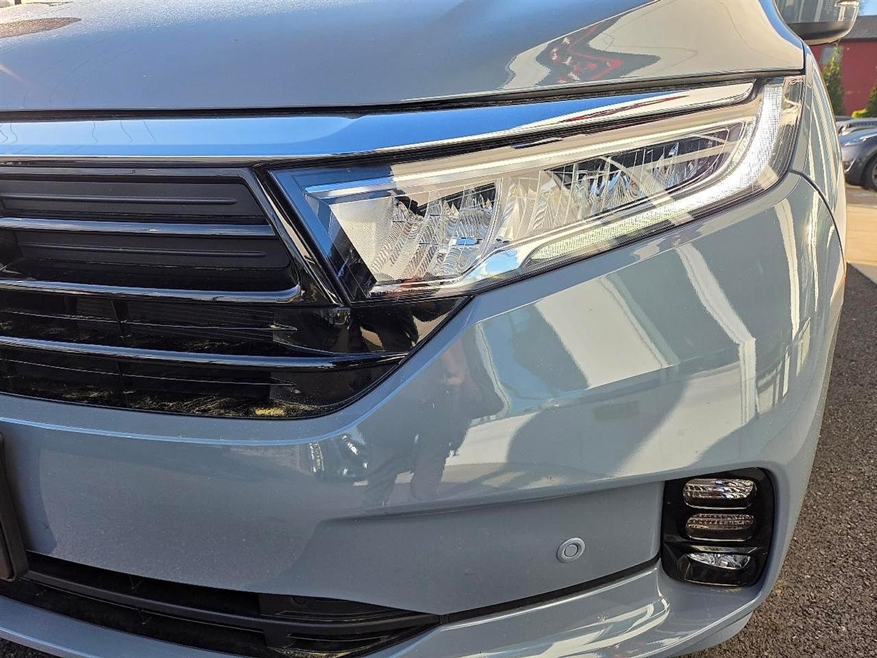 Honda Odyssey Touring Auto 2023