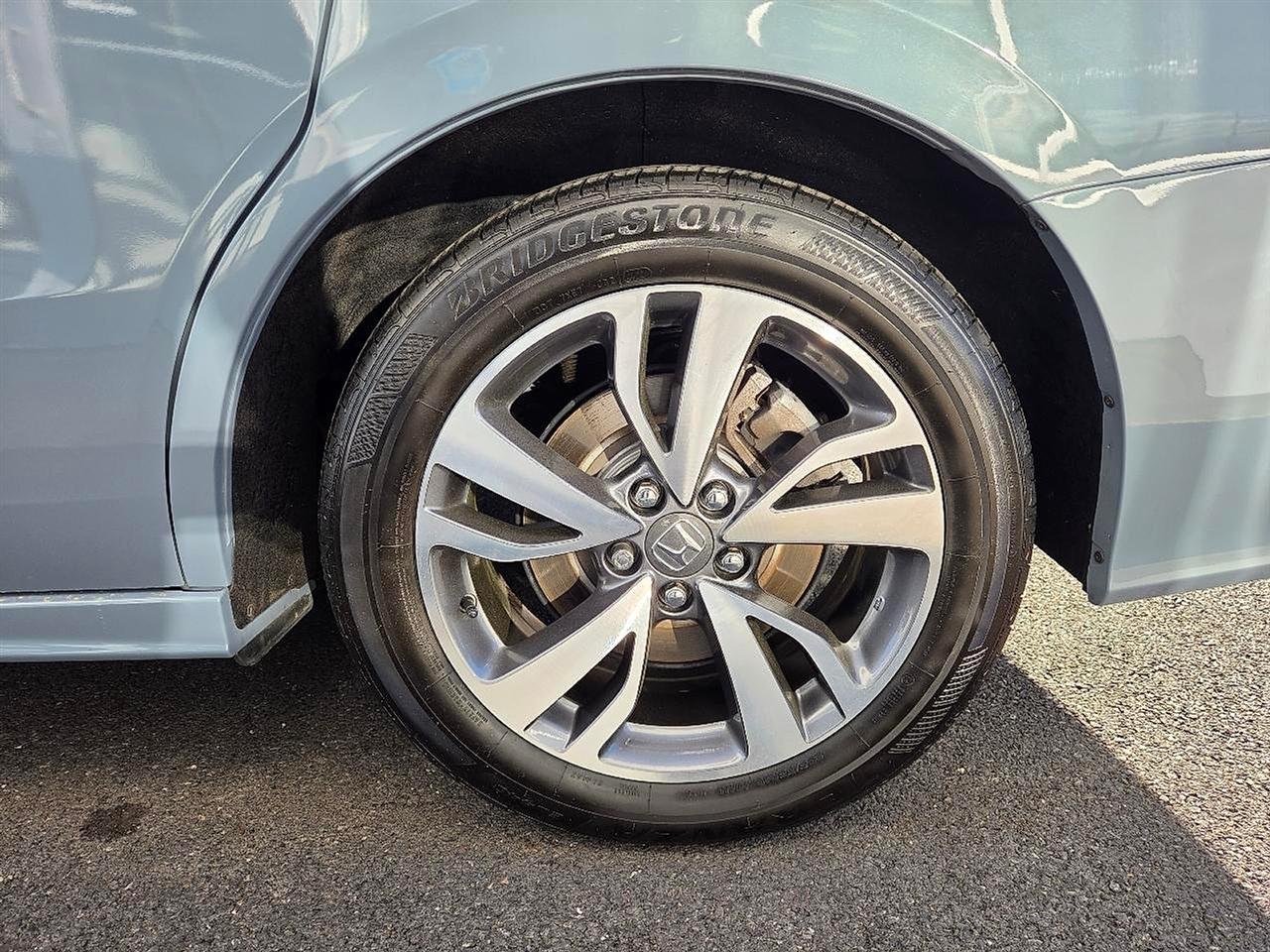 Honda Odyssey Touring Auto 2023