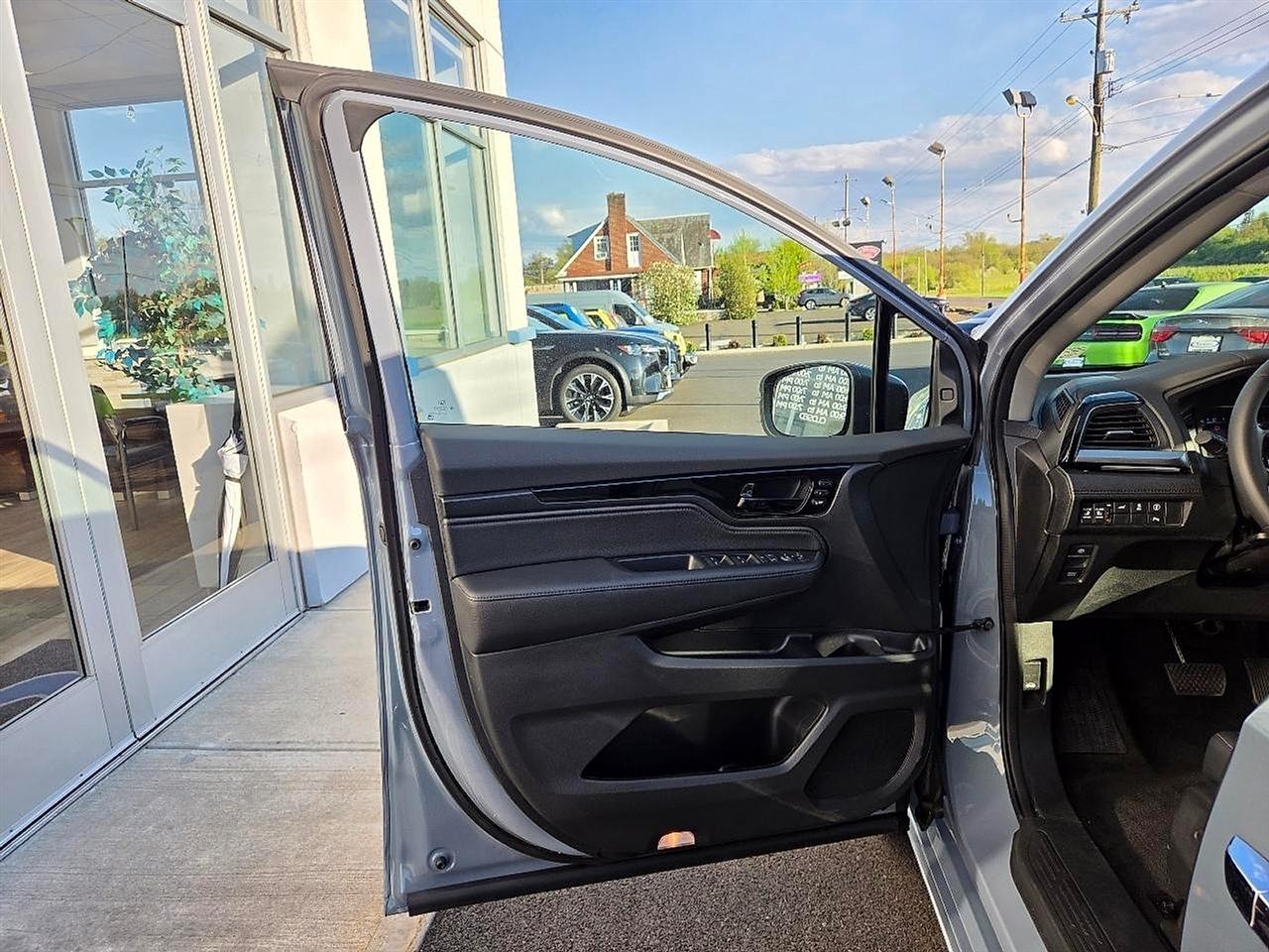 Honda Odyssey Touring Auto 2023