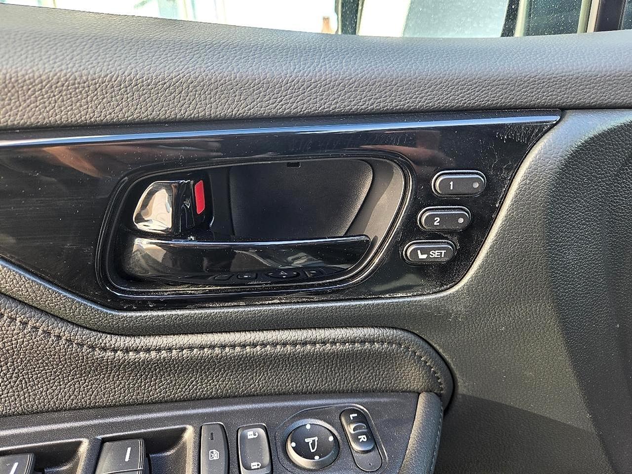Honda Odyssey Touring Auto 2023