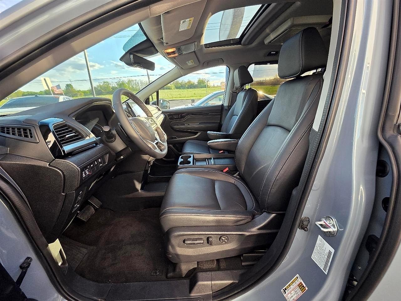 Honda Odyssey Touring Auto 2023