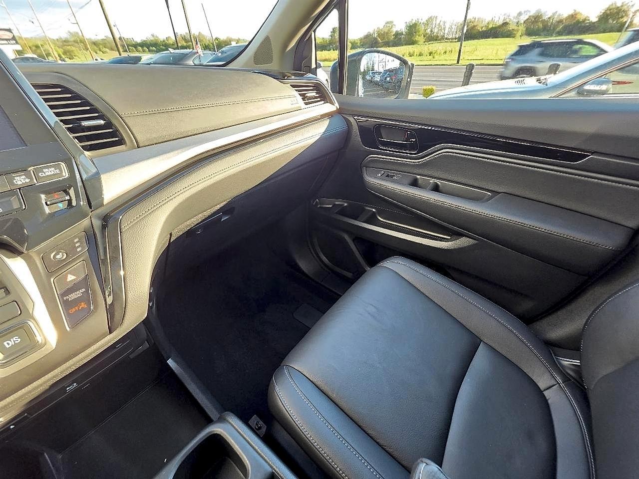 Honda Odyssey Touring Auto 2023