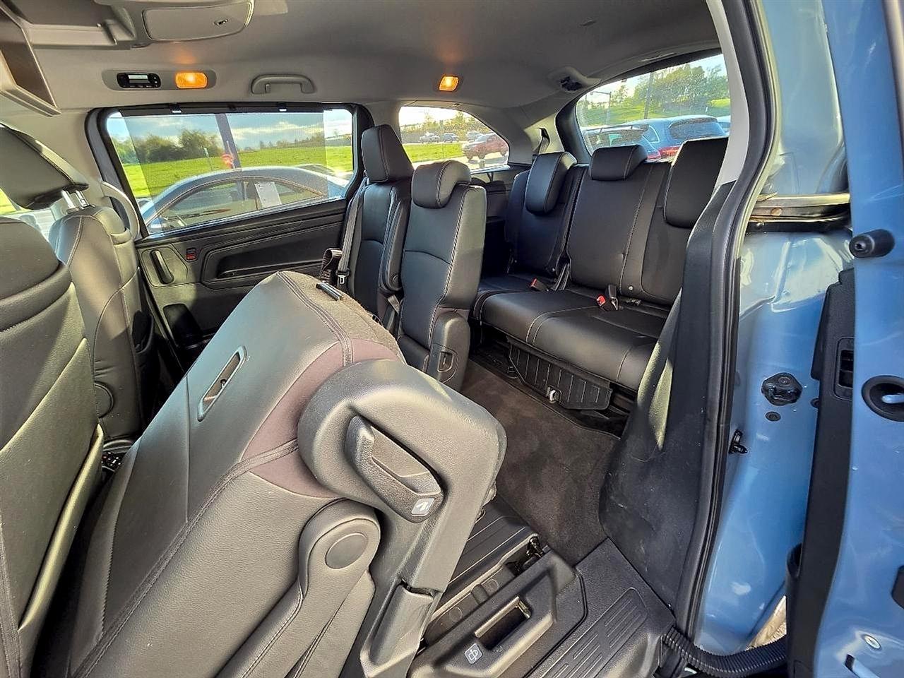 Honda Odyssey Touring Auto 2023