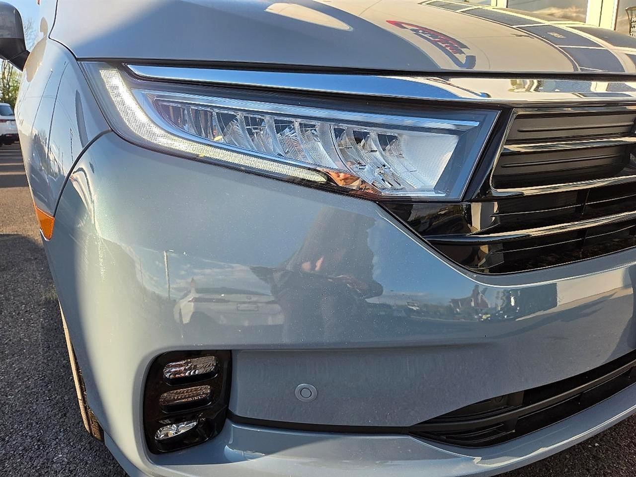 Honda Odyssey Touring Auto 2023