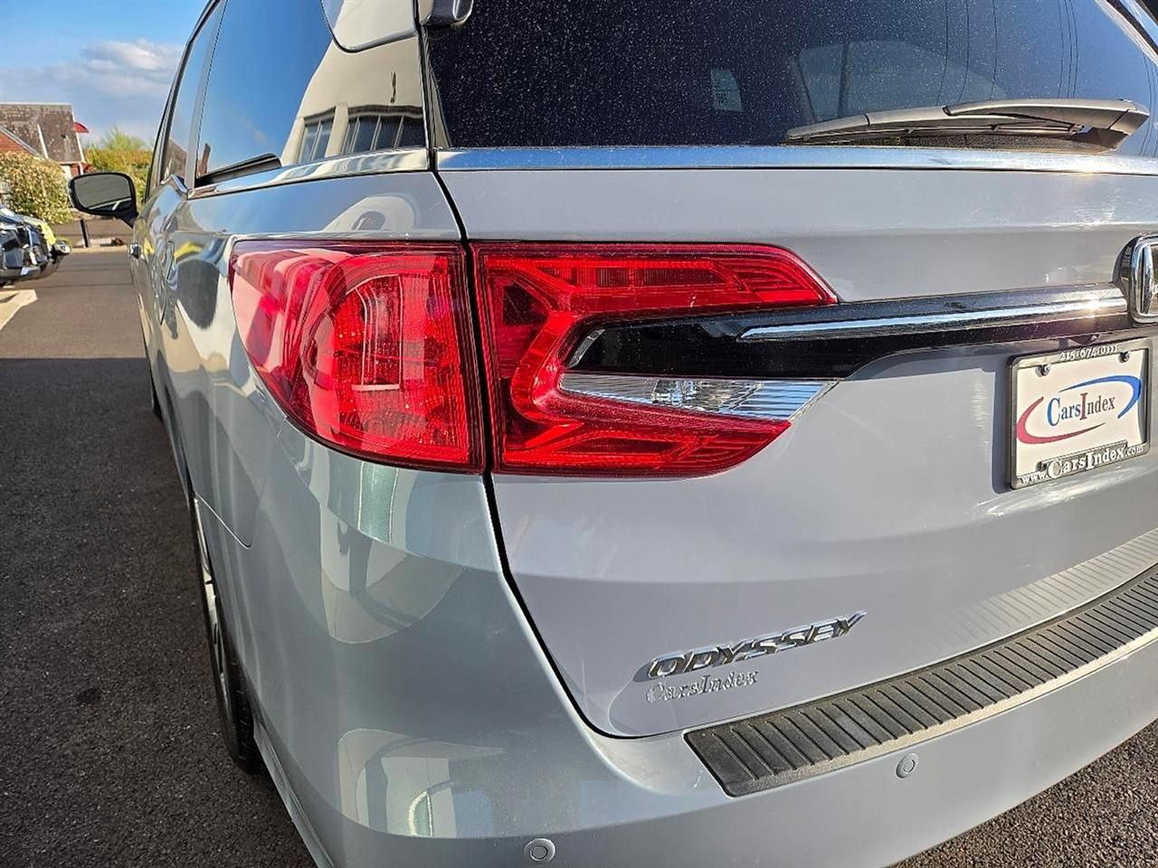 Honda Odyssey Touring Auto 2023