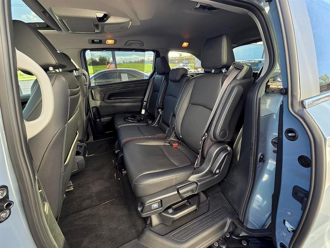 Honda Odyssey Touring Auto 2023