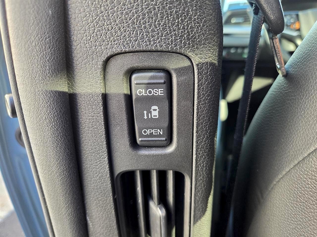 Honda Odyssey Touring Auto 2023