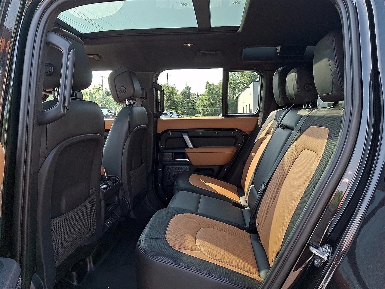 Land Rover Defender 110 X-Dynamic SE AWD 2023