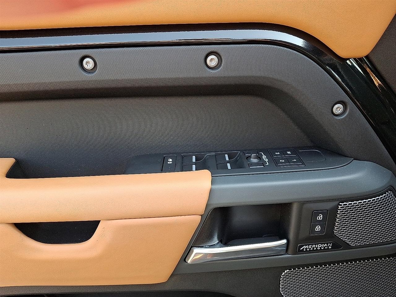 Land Rover Defender 110 X-Dynamic SE AWD 2023