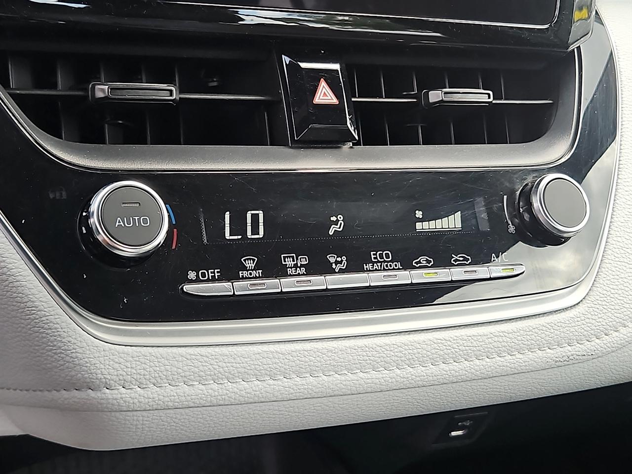 Toyota Corolla SE CVT (Natl) 2023