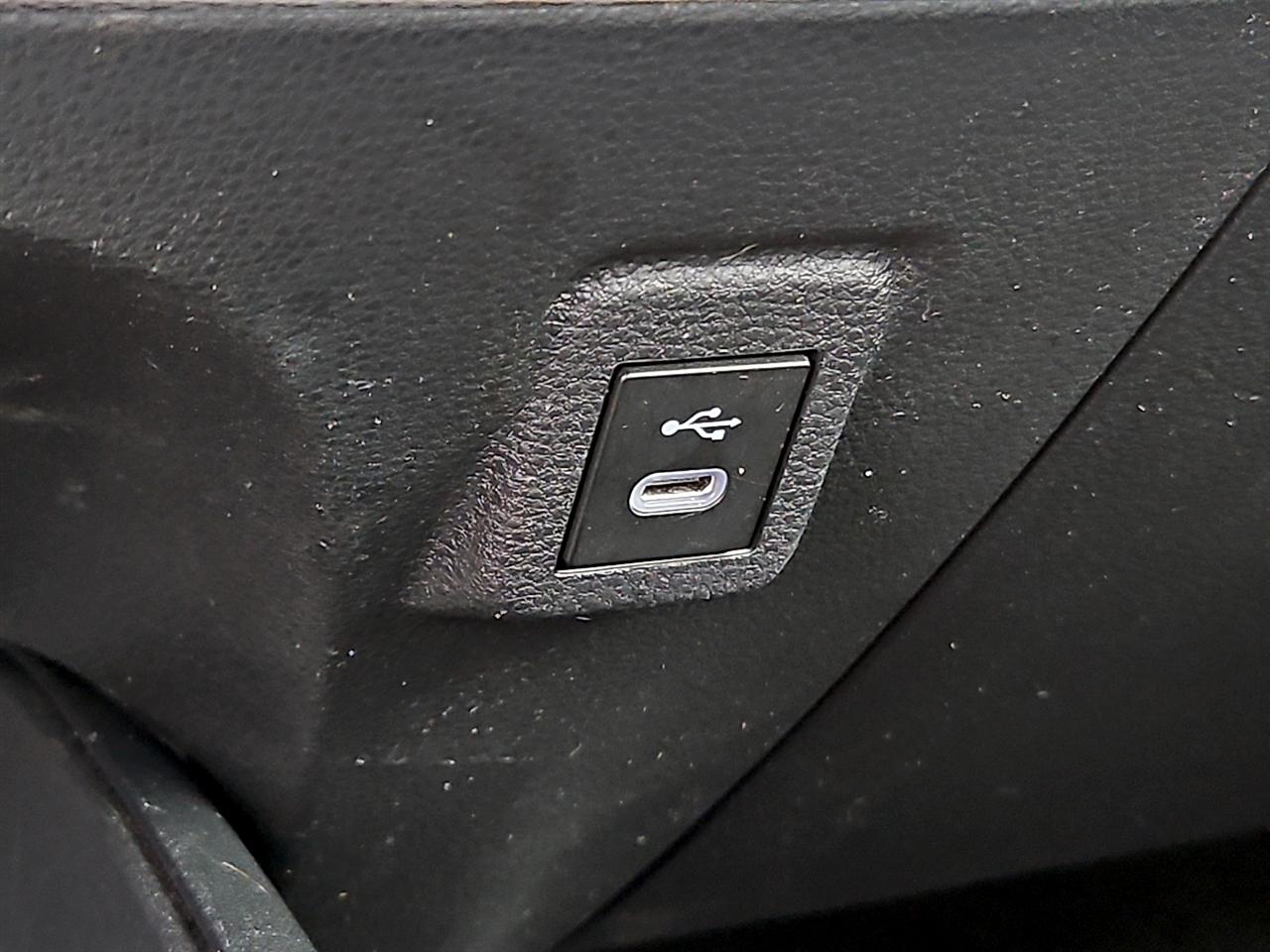 Toyota Corolla SE CVT (Natl) 2023