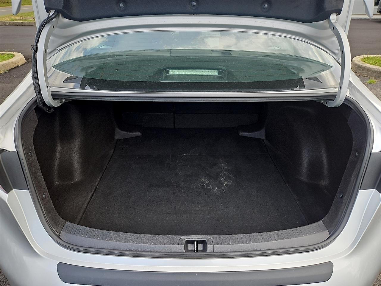 Toyota Corolla SE CVT (Natl) 2023
