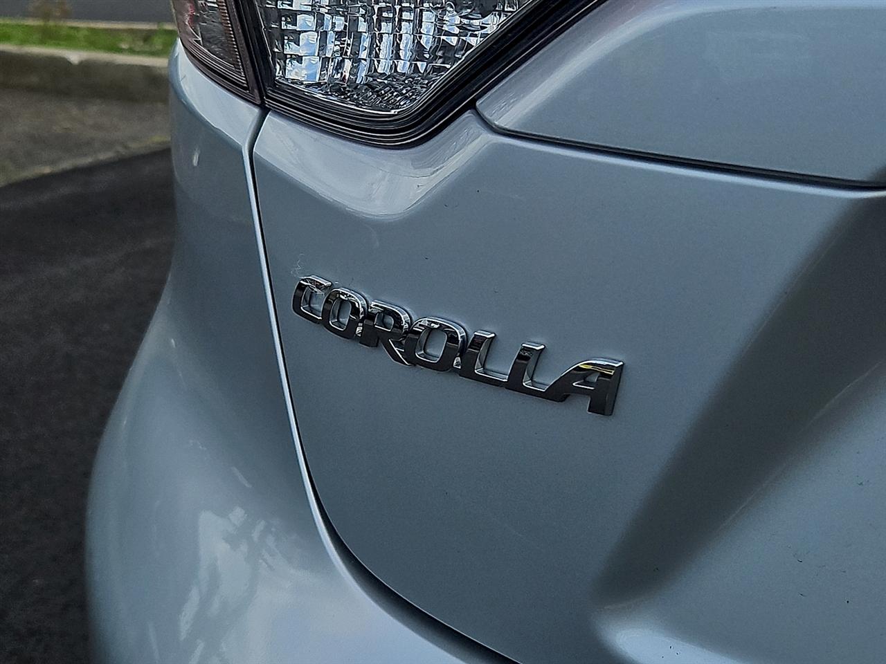 Toyota Corolla SE CVT (Natl) 2023