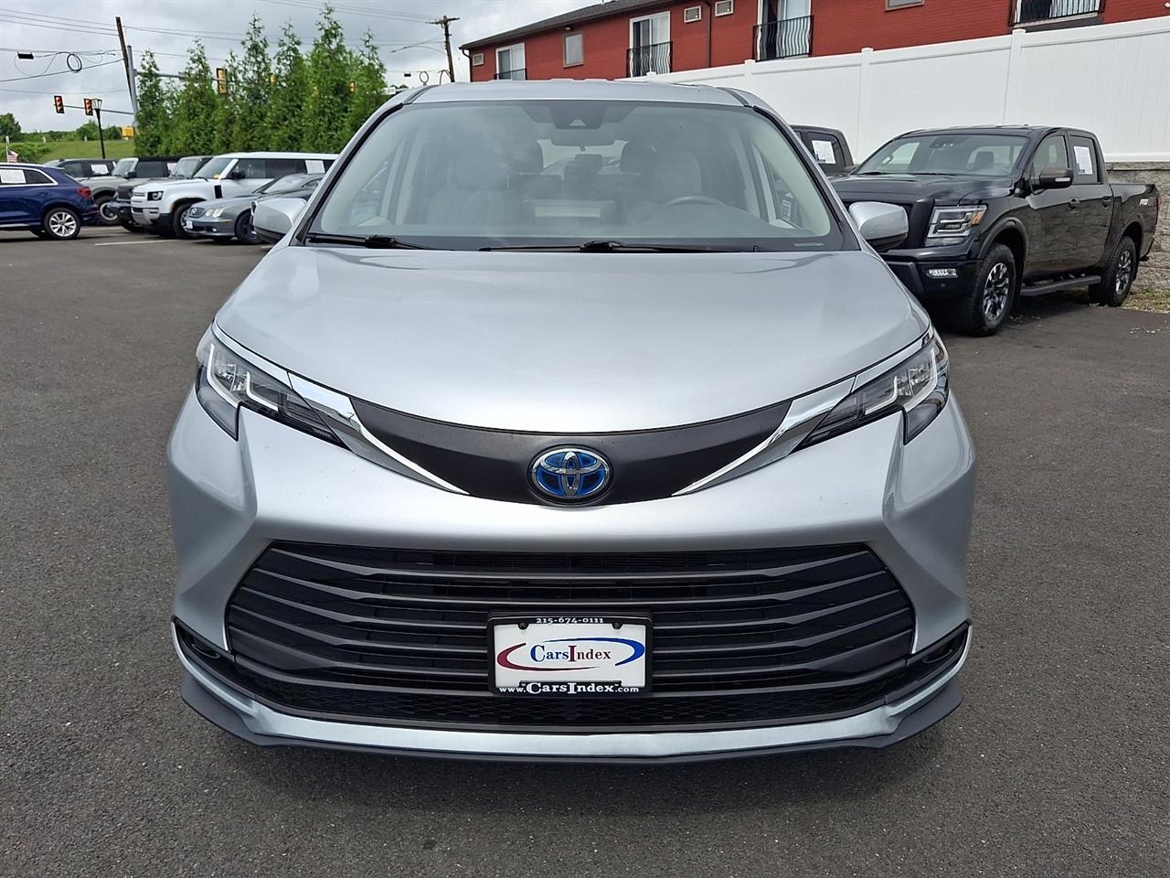 Toyota Sienna LE FWD 8-Passenger (Natl) 2021