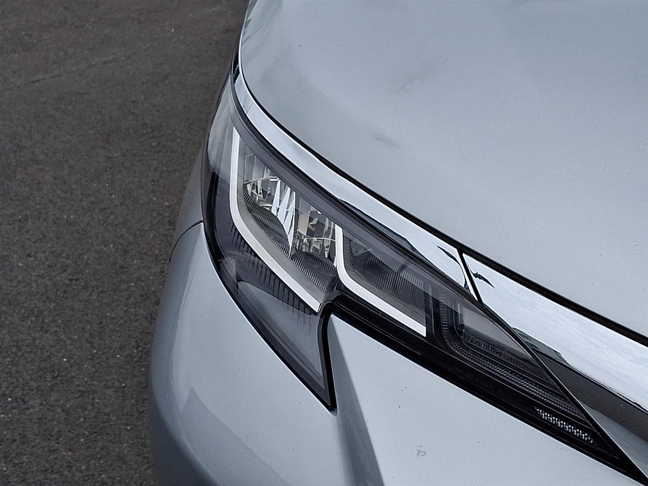 Toyota Sienna LE FWD 8-Passenger (Natl) 2021