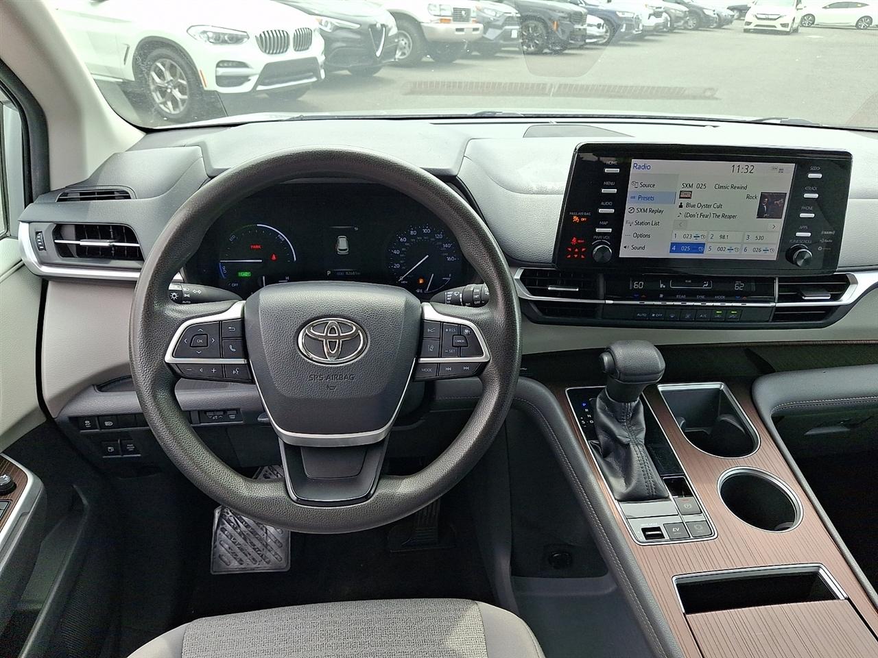 Toyota Sienna LE FWD 8-Passenger (Natl) 2021