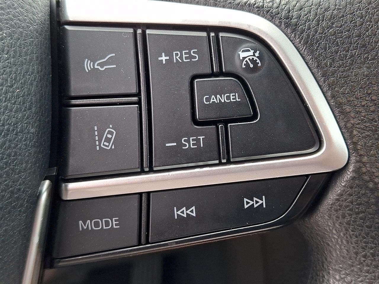 Toyota Sienna LE FWD 8-Passenger (Natl) 2021