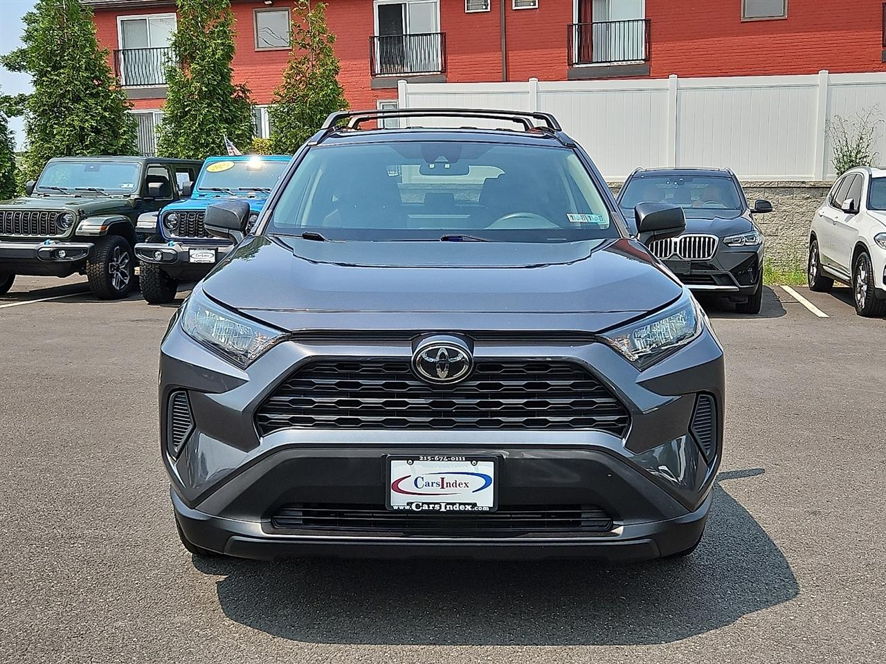 Toyota RAV4 LE AWD (Natl) 2020