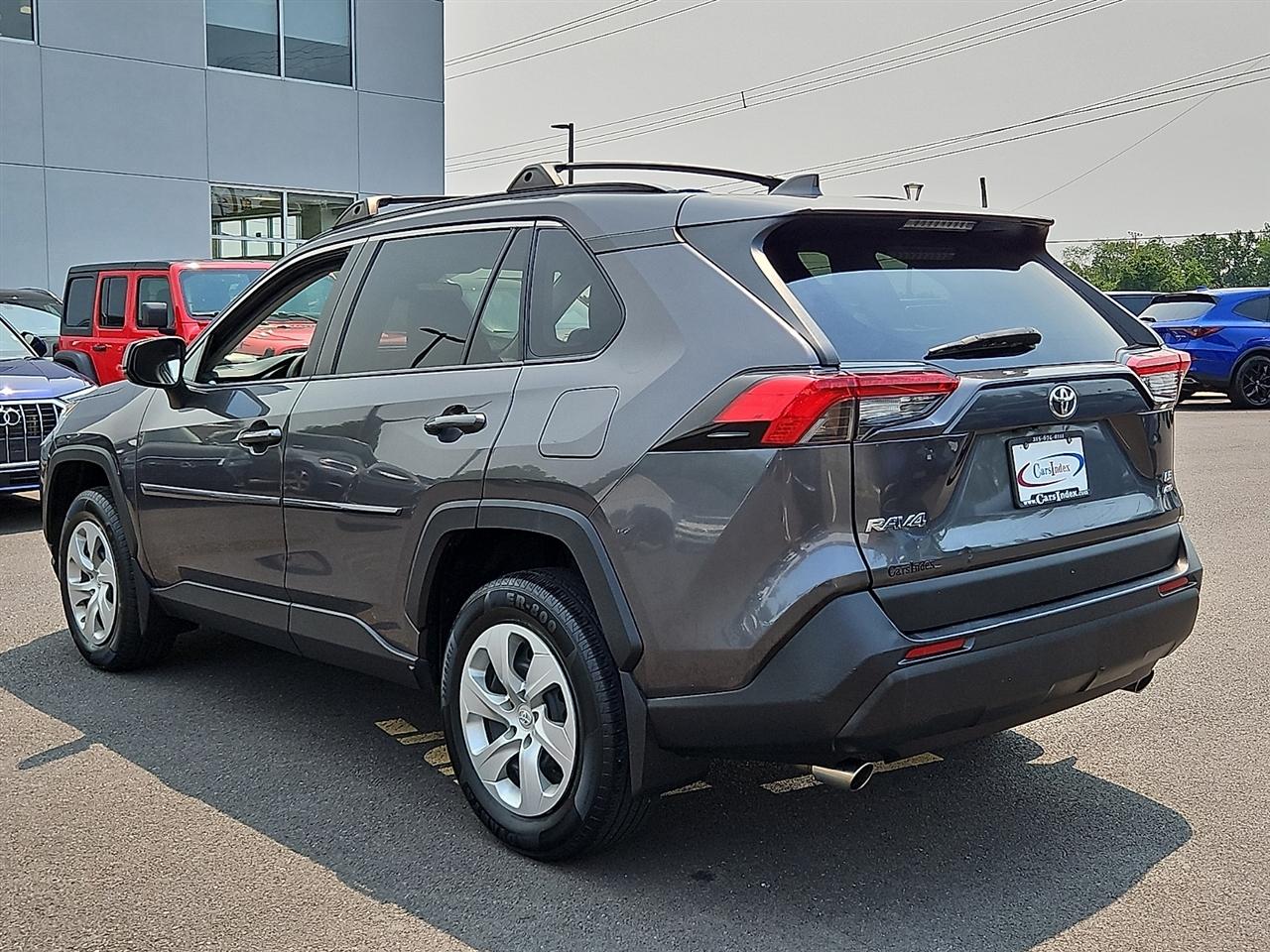 Toyota RAV4 LE AWD (Natl) 2020