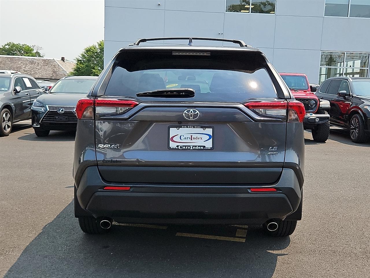 Toyota RAV4 LE AWD (Natl) 2020