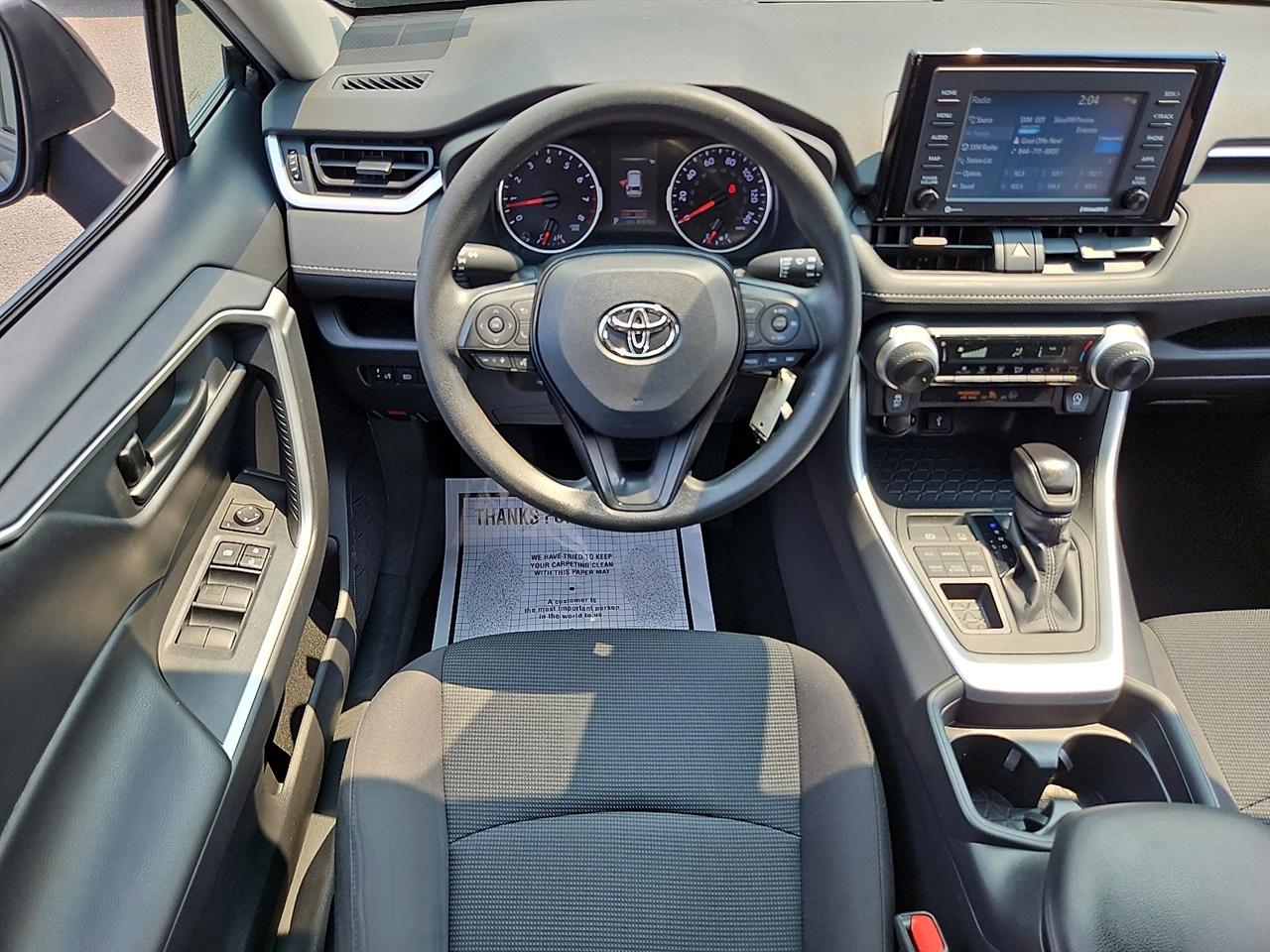 Toyota RAV4 LE AWD (Natl) 2020
