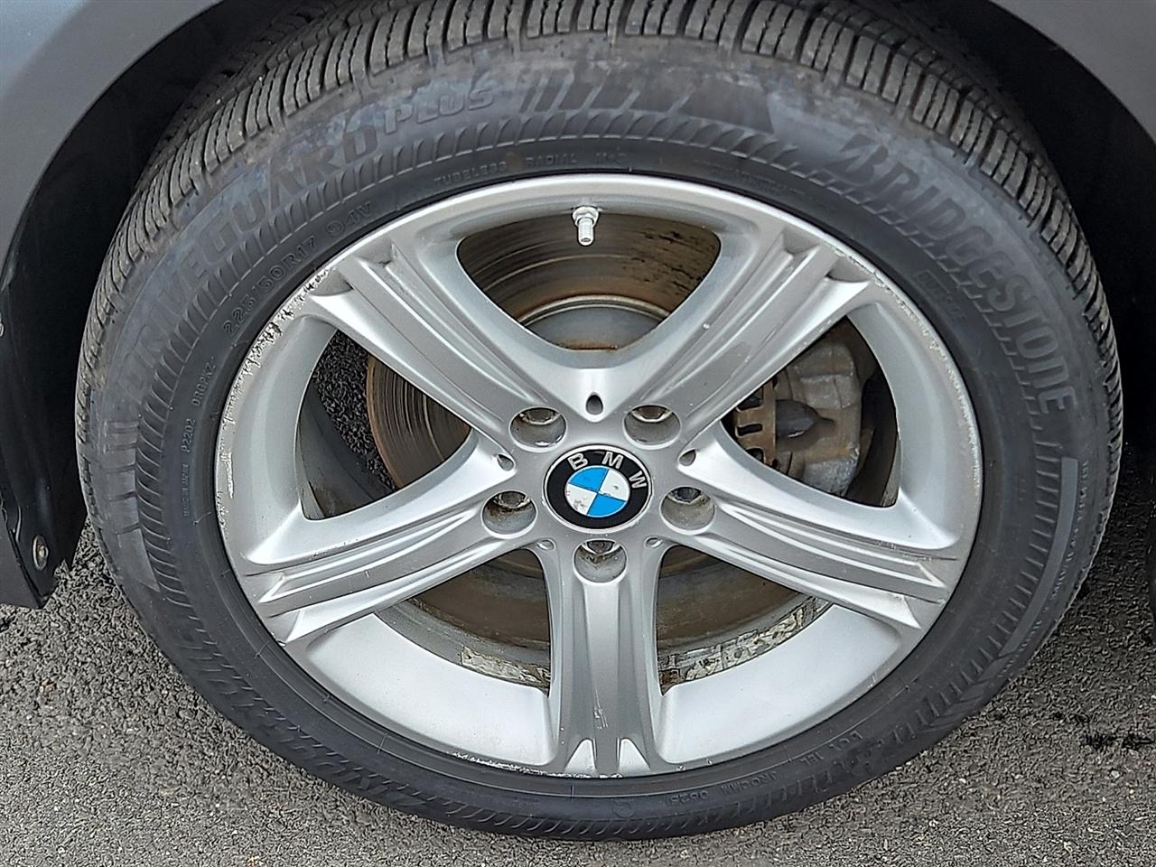 BMW 3 Series 4dr Sdn 320i xDrive AWD 2014