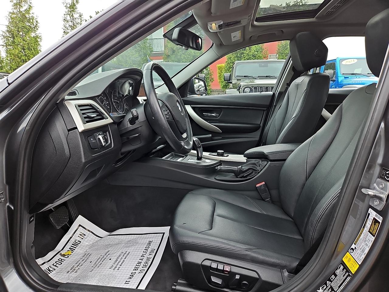 BMW 3 Series 4dr Sdn 320i xDrive AWD 2014