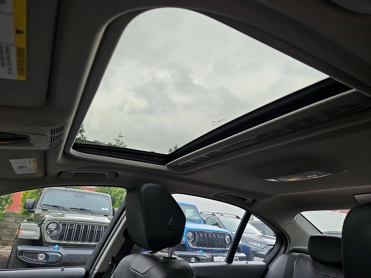 BMW 3 Series 4dr Sdn 320i xDrive AWD 2014