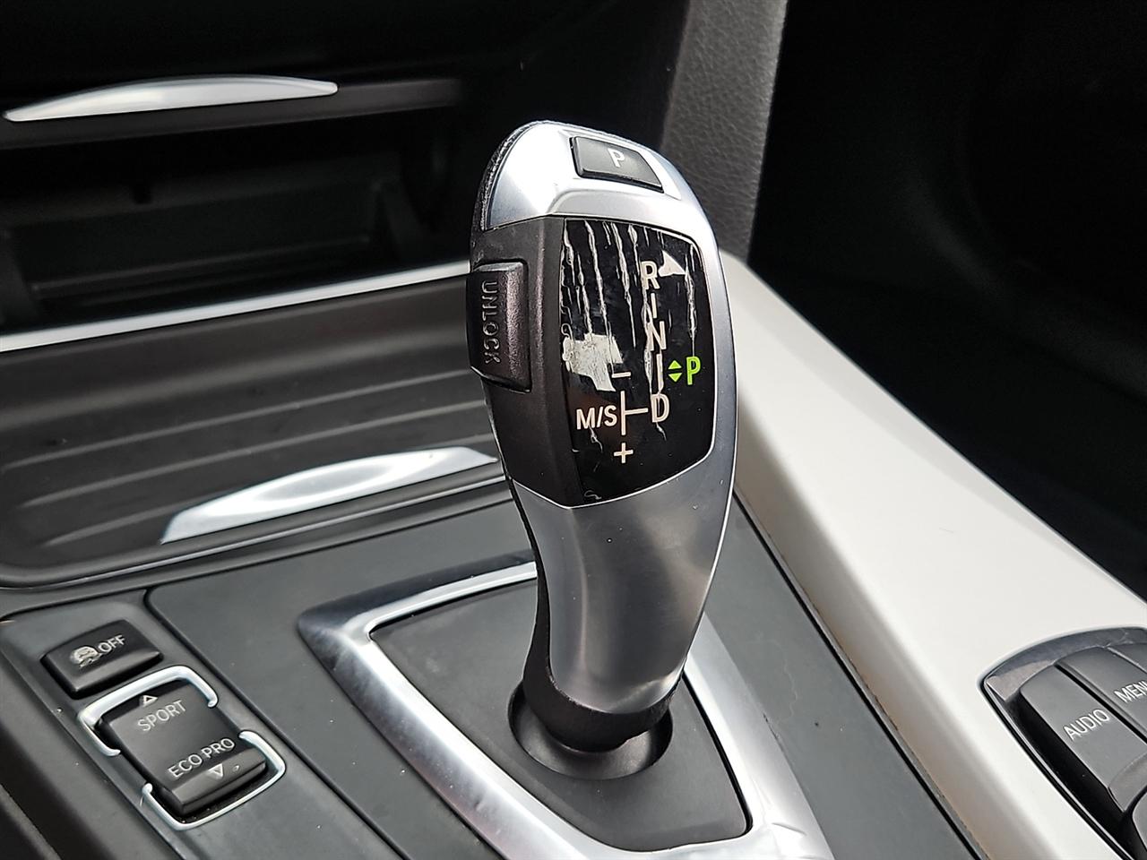 BMW 3 Series 4dr Sdn 320i xDrive AWD 2014