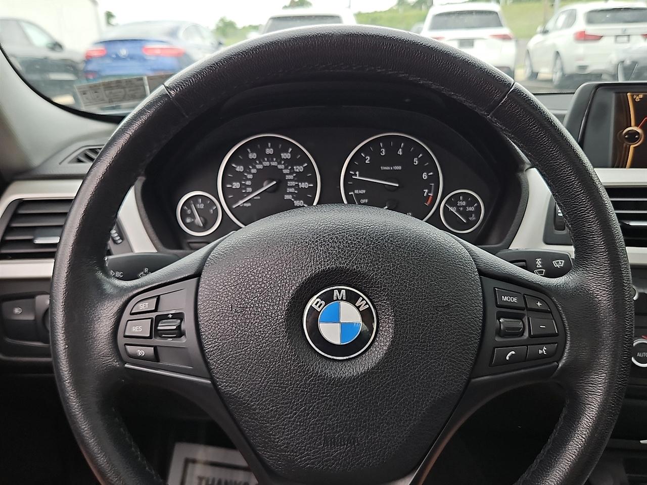 BMW 3 Series 4dr Sdn 320i xDrive AWD 2014