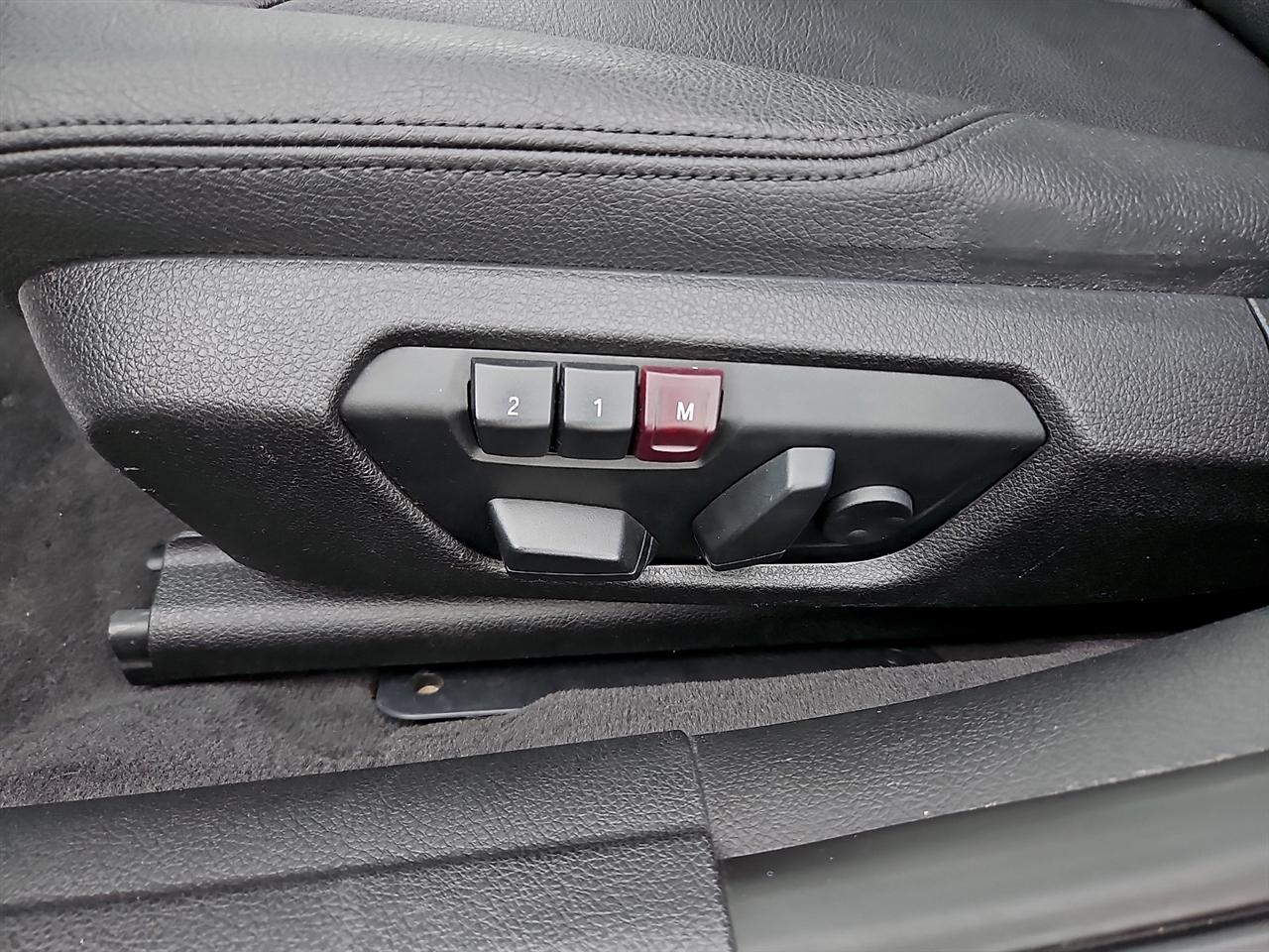 BMW 3 Series 4dr Sdn 320i xDrive AWD 2014