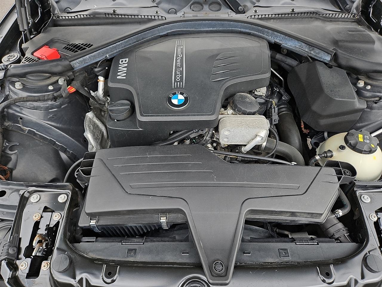 BMW 3 Series 4dr Sdn 320i xDrive AWD 2014