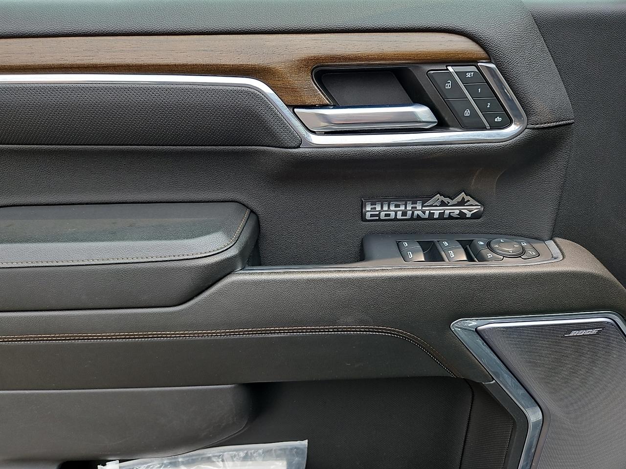 Chevrolet Silverado 1500 4WD Crew Cab 157" High Country 2024