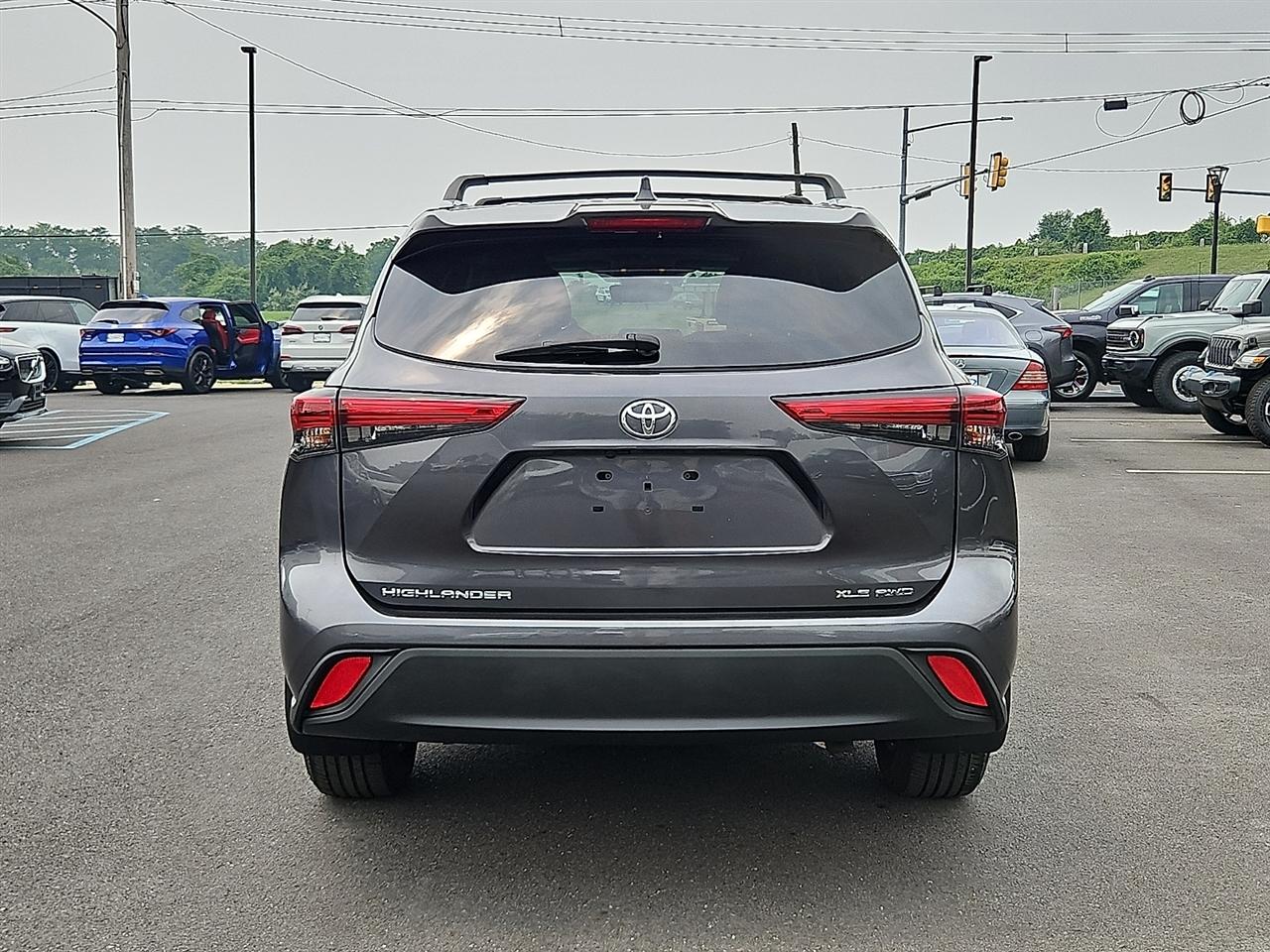 Toyota Highlander XLE AWD (Natl) 2021