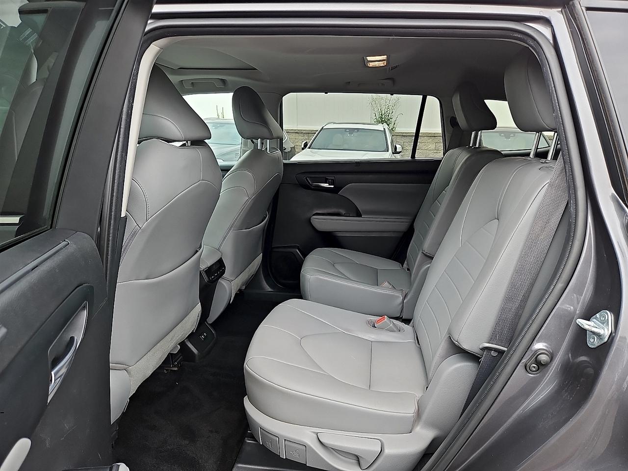 Toyota Highlander XLE AWD (Natl) 2021