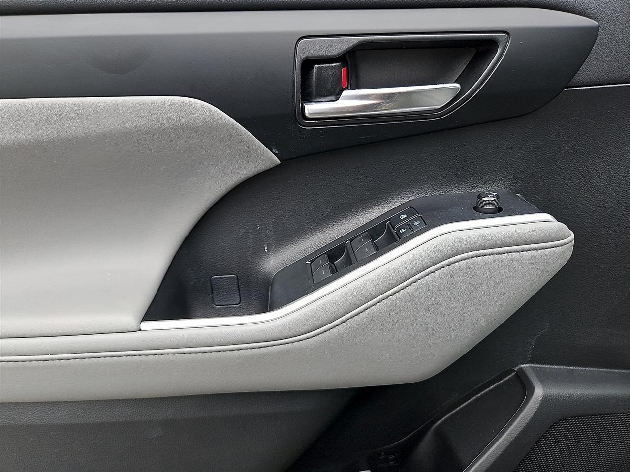 Toyota Highlander XLE AWD (Natl) 2021