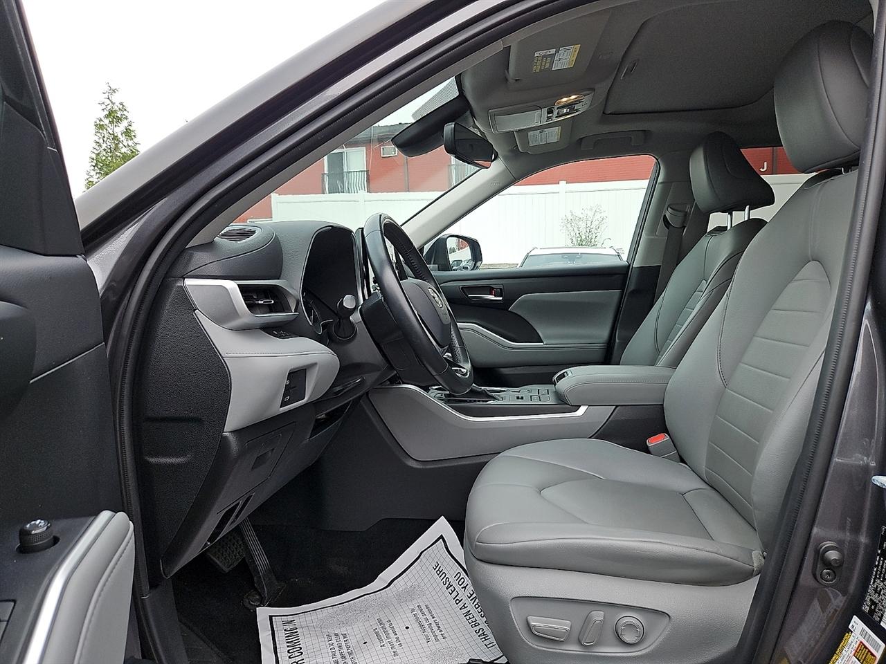 Toyota Highlander XLE AWD (Natl) 2021