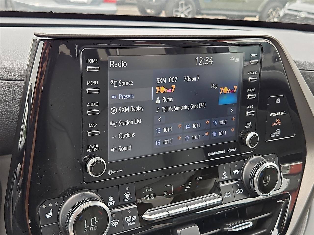 Toyota Highlander XLE AWD (Natl) 2021