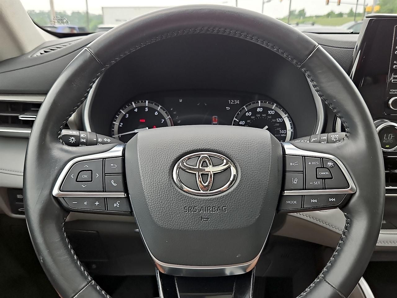 Toyota Highlander XLE AWD (Natl) 2021